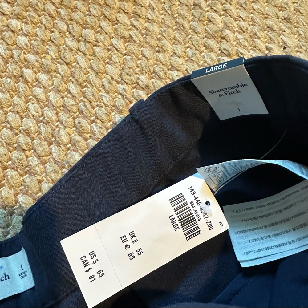 Abercrombie & Fitch High Waisted Pleated Navy Shorts - Picture 5 of 8